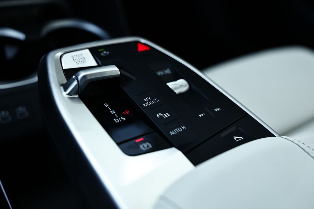 New 2027 C31 BMW xDrive28i image 38