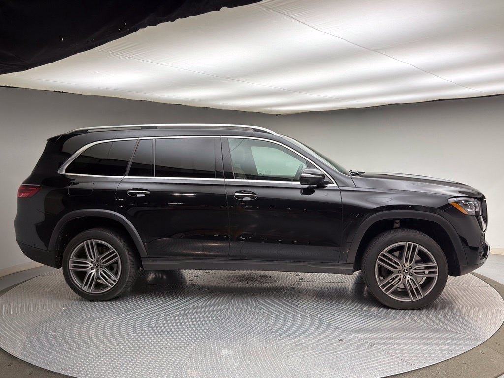 Used 2025 Obsidian Black/Mojave Silver Mercedes-Benz GLS 450 image 4
