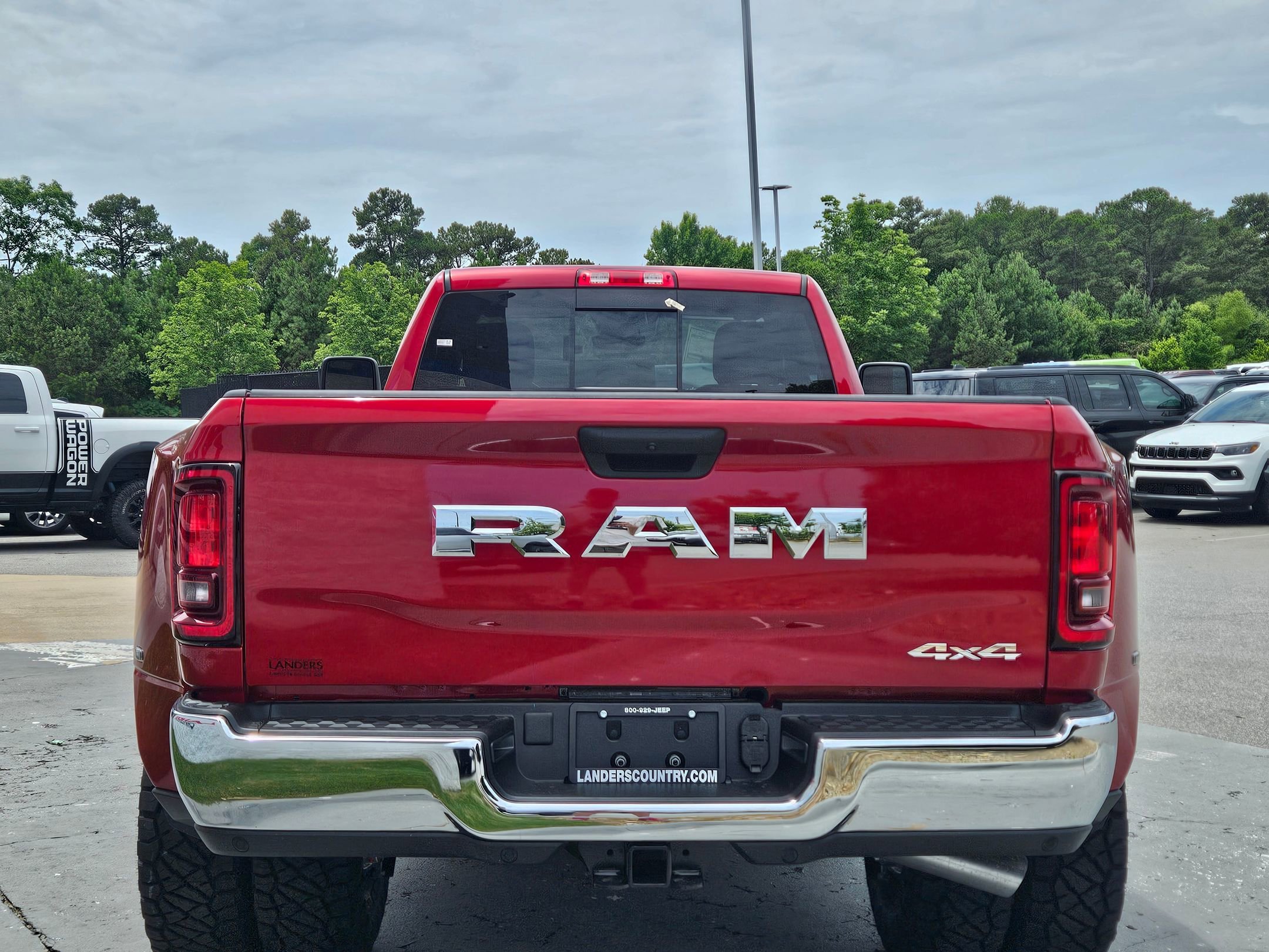 New 2026 Molten Red Pearl-Coat Exterior Paint RAM Tradesman image 6