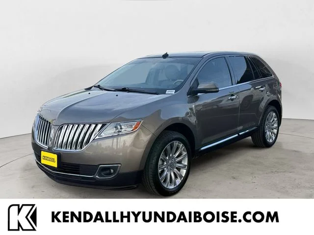 Used 2012 Gray Lincoln Base image 1