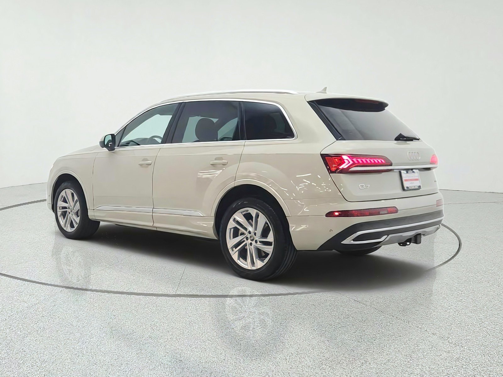 Used 2023 Vicuna Beige Metallic Audi Premium image 7