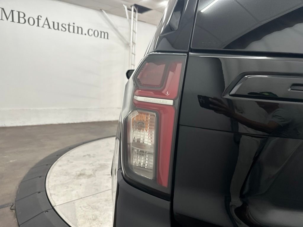 Used 2023 Black Chevrolet Z71 image 12