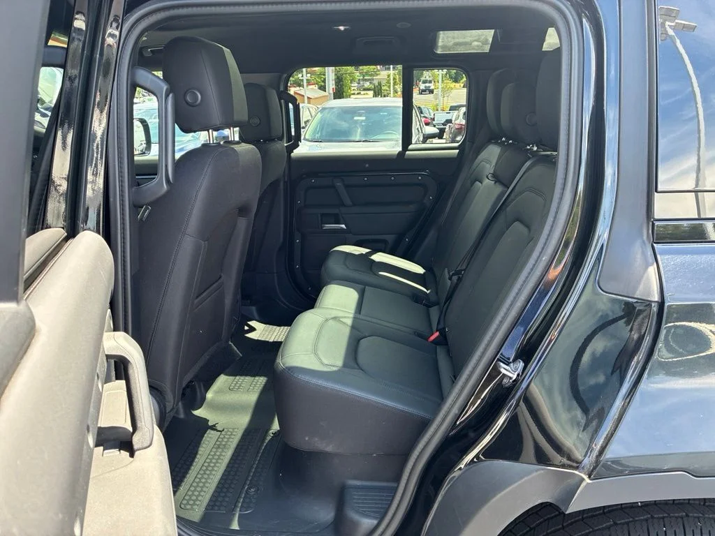 Used 2025 Black Land Rover S image 24