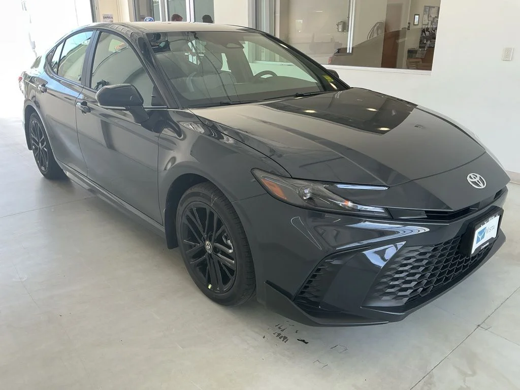 2026 Toyota Camry SE AWD Hybrid's photo