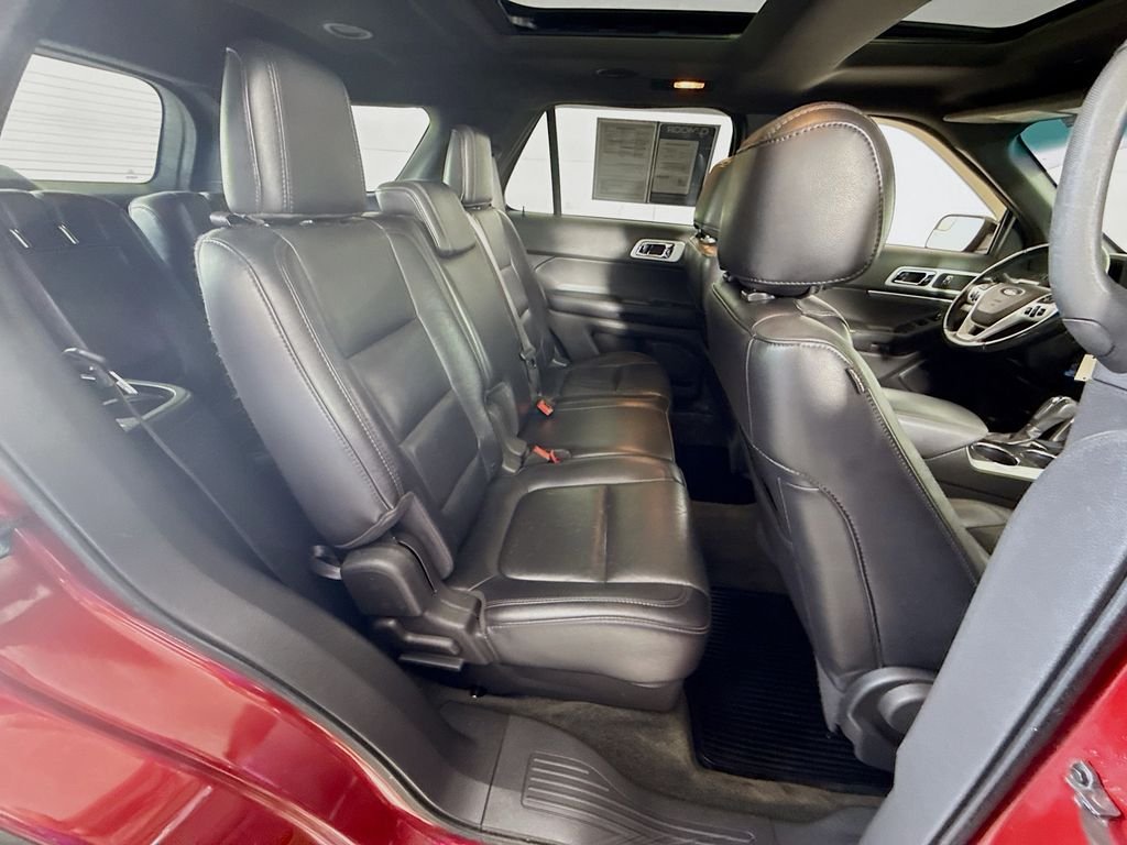 Used 2013 Ruby Red Metallic Tinted Clearcoat Ford XLT image 28
