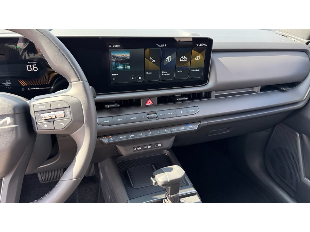 New 2027 Snow White Pearl / Black Roof Kia X-Line S image 15