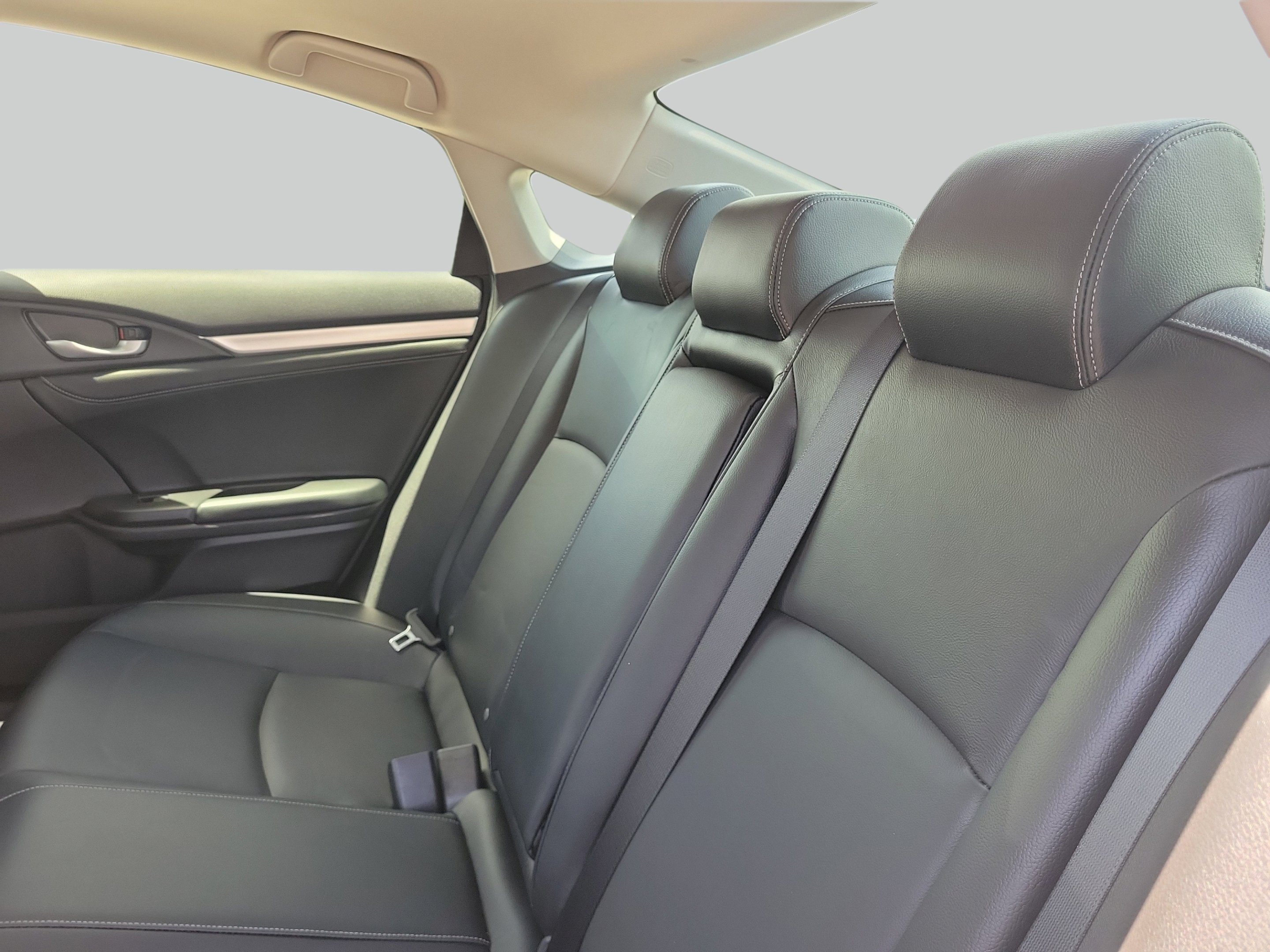 Used 2018 Silver Metallic Honda EX-L image 11
