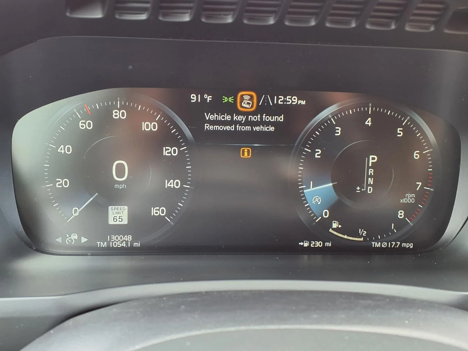 Used 2018 Gray Volvo T6 Momentum image 16