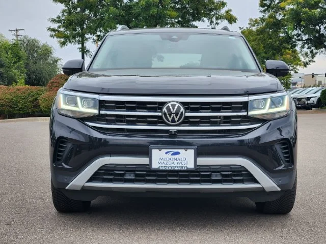 Used 2021 Black Volkswagen SEL Premium image 2