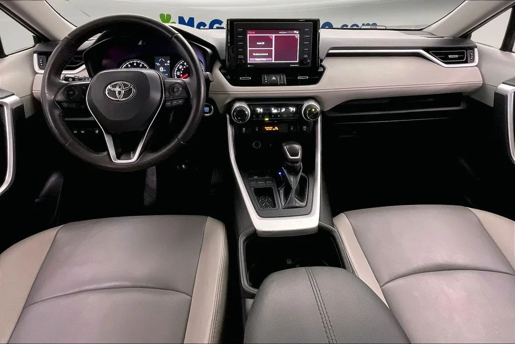 Used 2022 Blue Toyota XLE Premium image 20