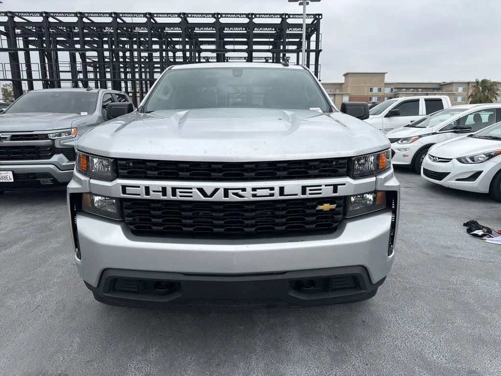 Used 2021 SILVER ICE METALLIC Chevrolet Custom image 2
