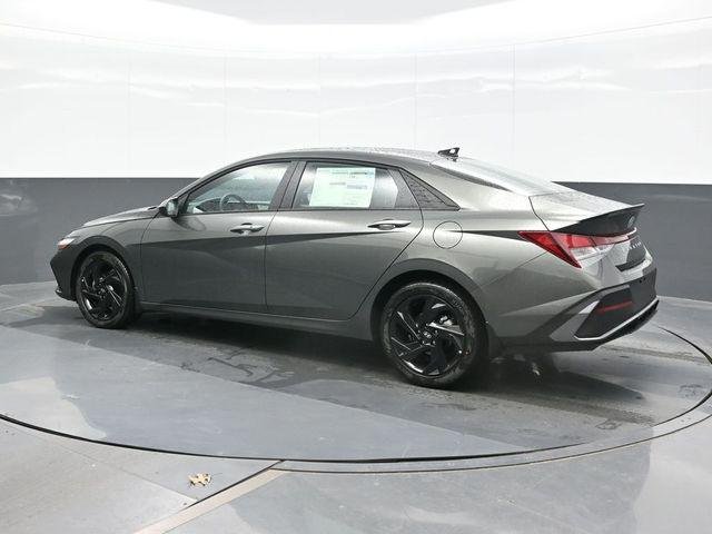 New 2026 Gray Hyundai SEL Sport Plus image 3