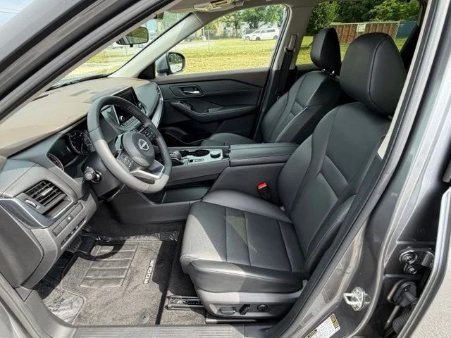 Certified Used 2023 Gun Metallic Nissan SV image 11