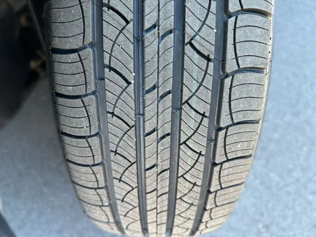 Used 2022 Blue Hyundai SE image 11