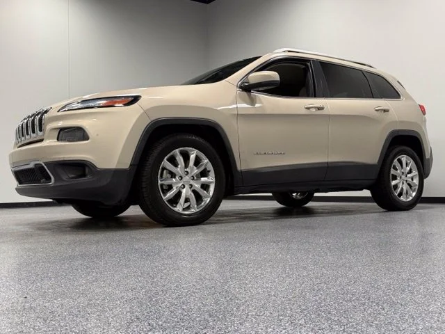 Used 2015 Beige Jeep Limited image 6