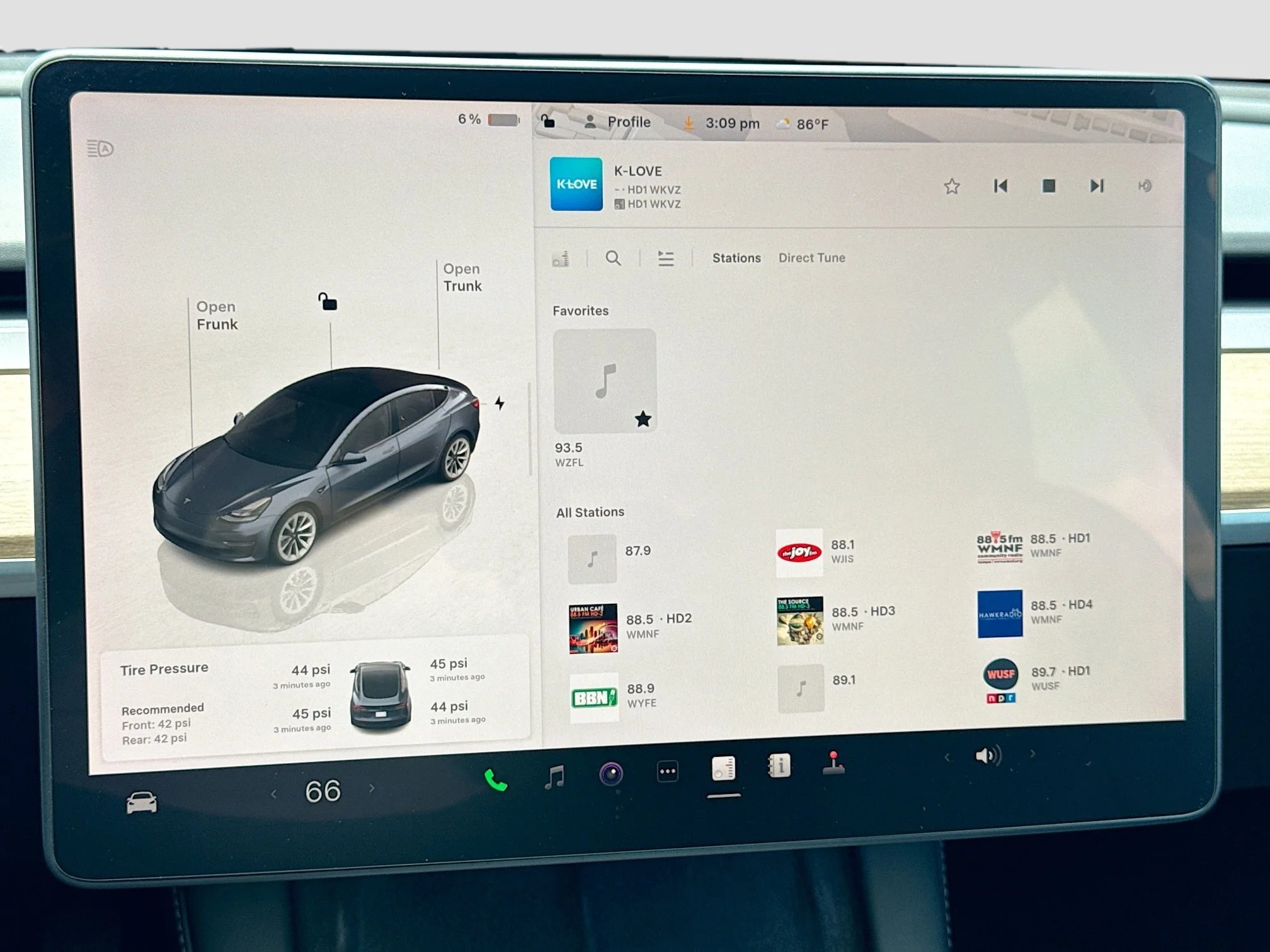 Used 2023 Midnight Silver Metallic Tesla Base image 30