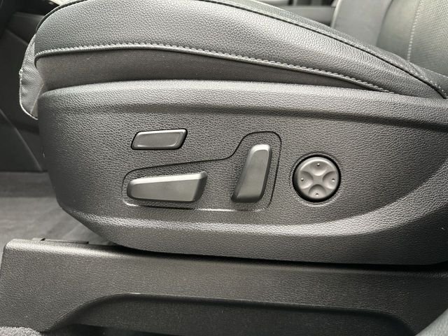 Used 2025 Silver Kia SX image 12