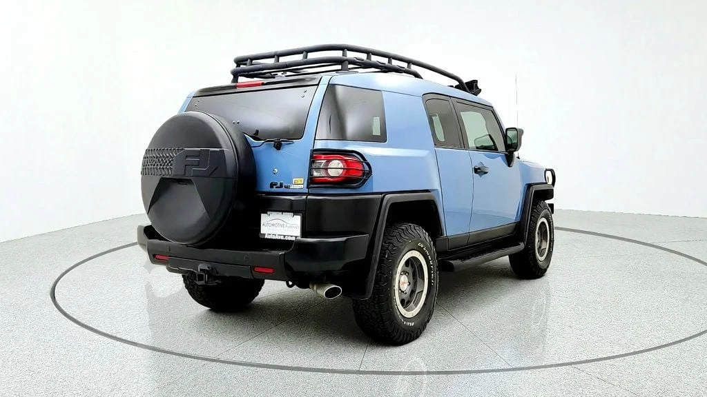 Used 2014 Heritage Blue Toyota 4WD 4dr Automatic image 5