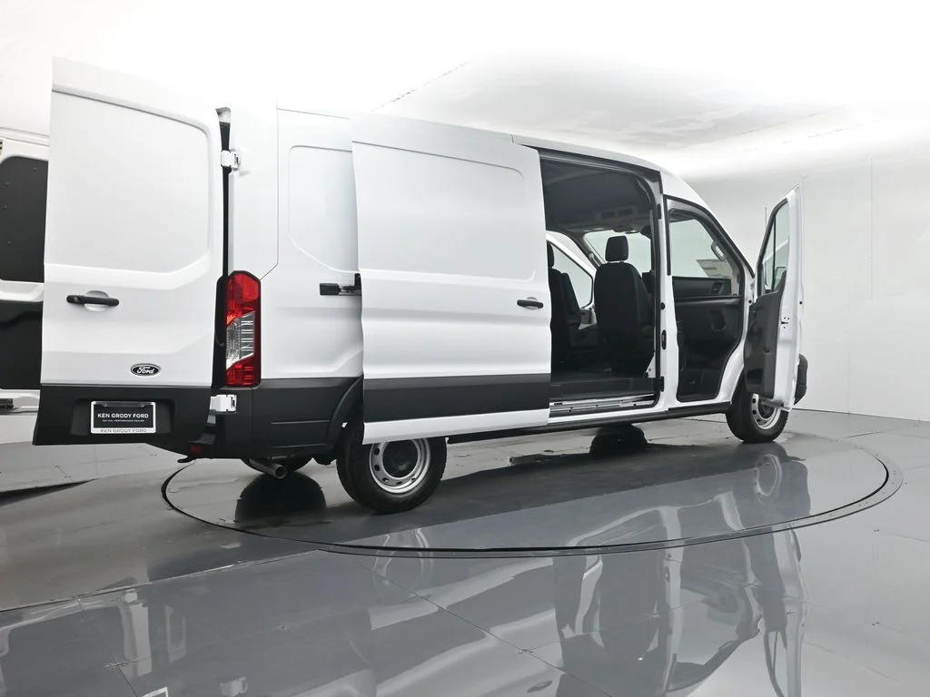 New 2026 White Ford Base image 5