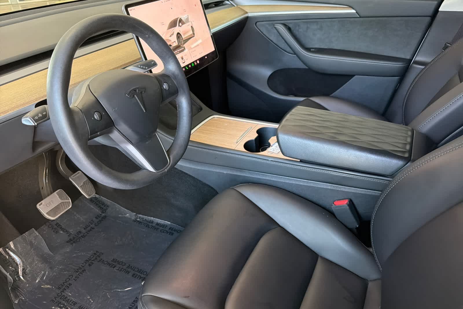 Used 2023 White Tesla  image 11