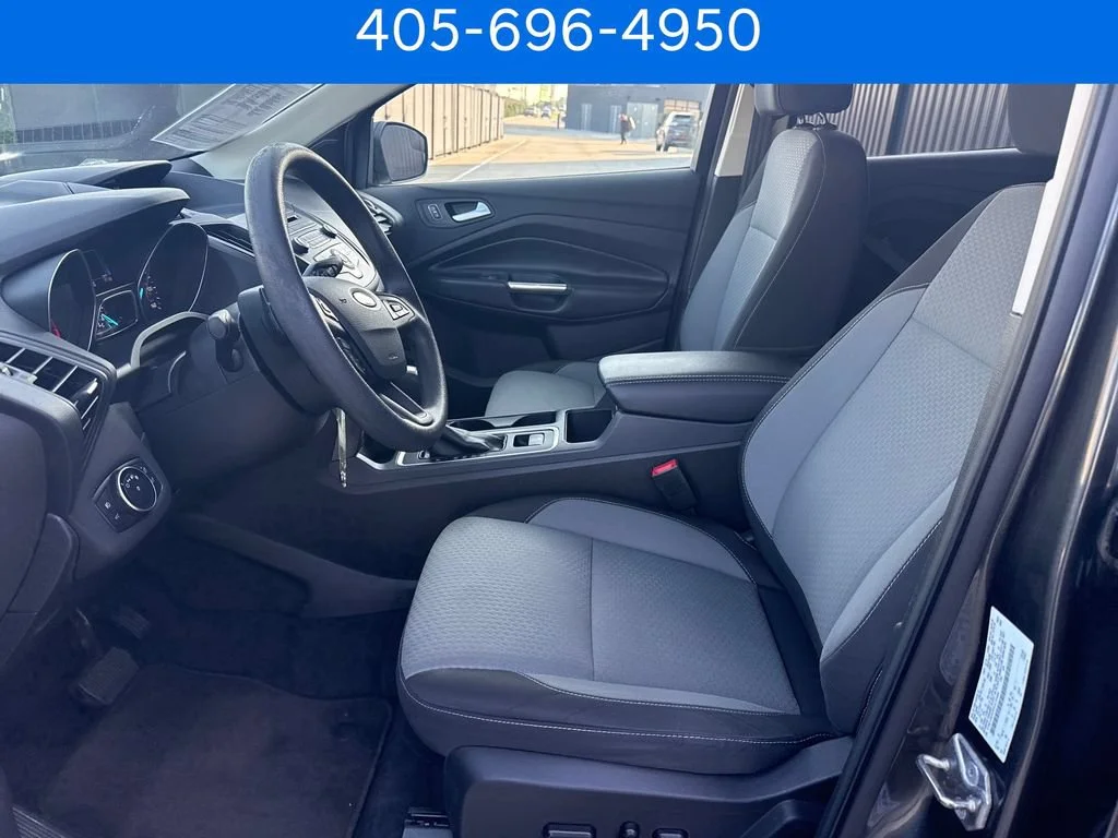 Pre-Owned 2017 Ford Escape SE