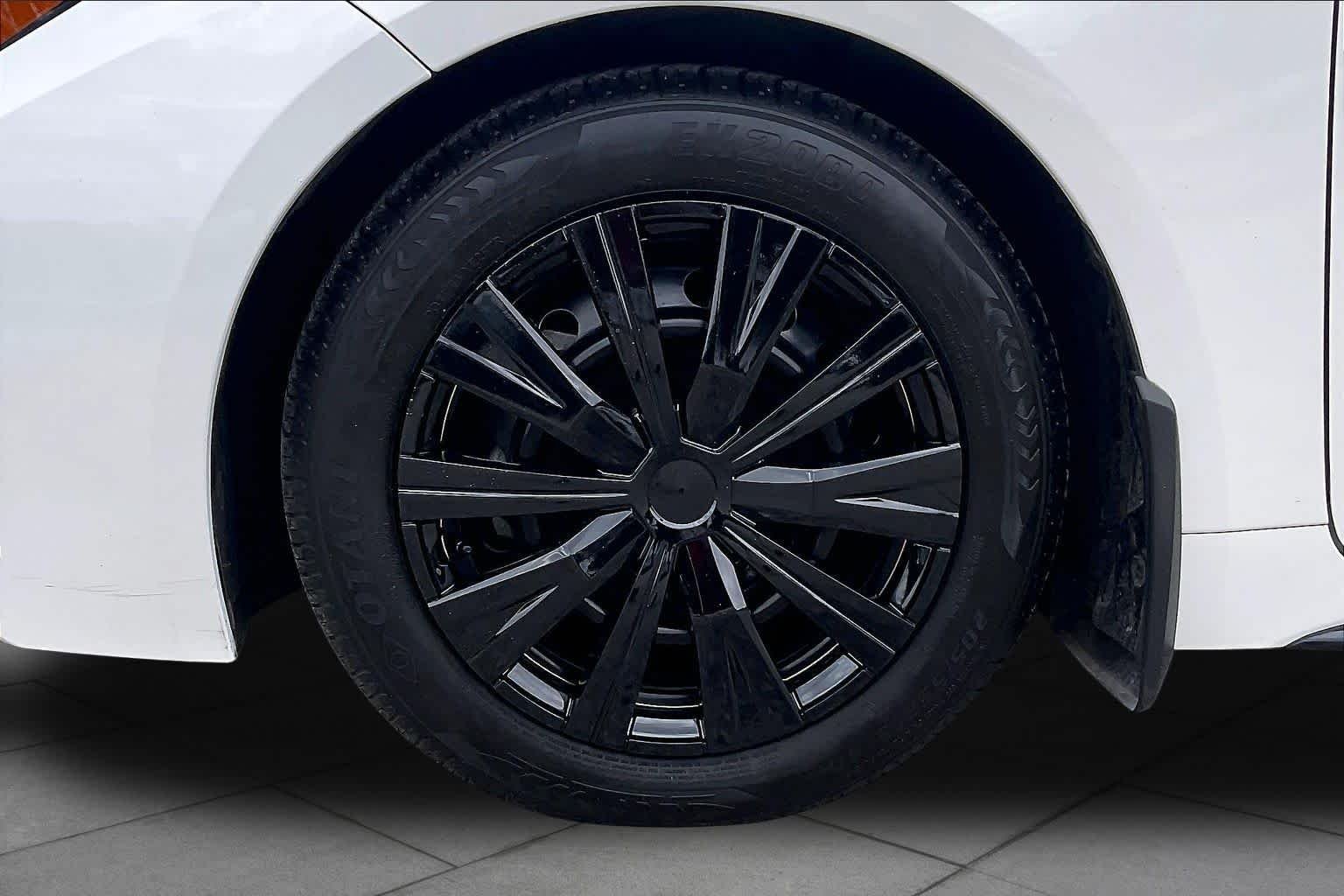 Used 2025 Ice Cap/Midnight Black Metallic Toyota FX image 10