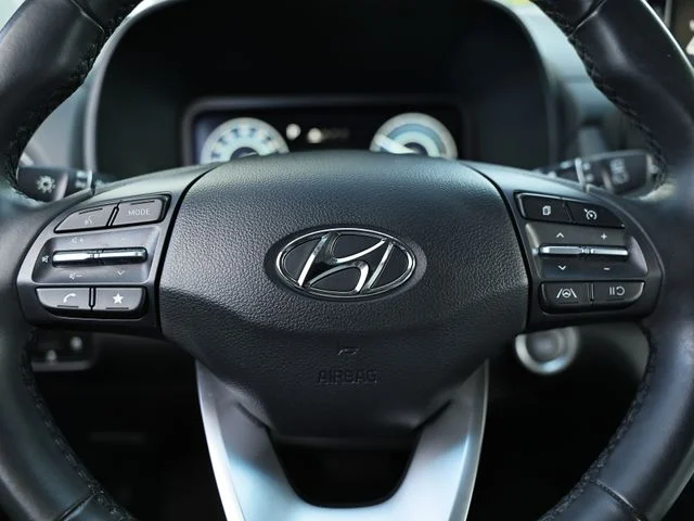 Used 2023 Lunar White Hyundai SEL image 33