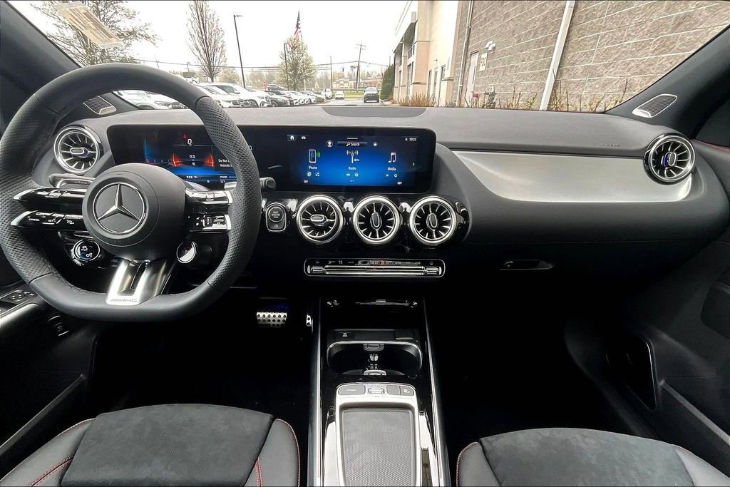 New 2026 Mountain Grey Metallic Mercedes-Benz GLA 35 AMG® image 19