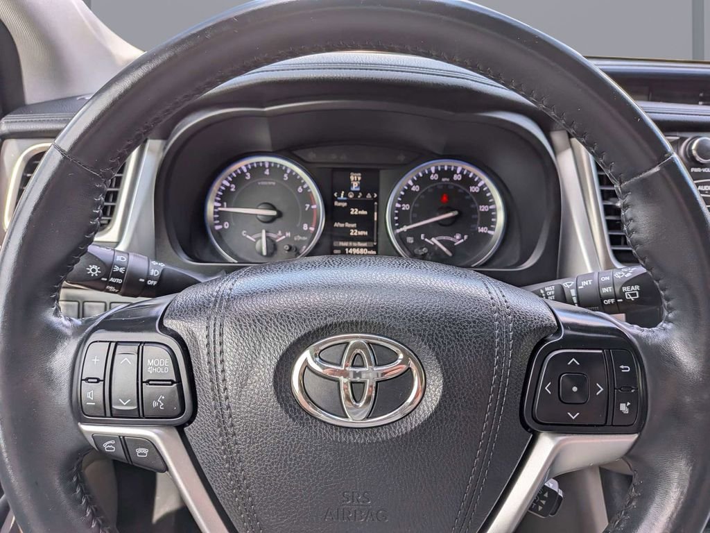 Used 2016 Gray Toyota XLE V6 image 33