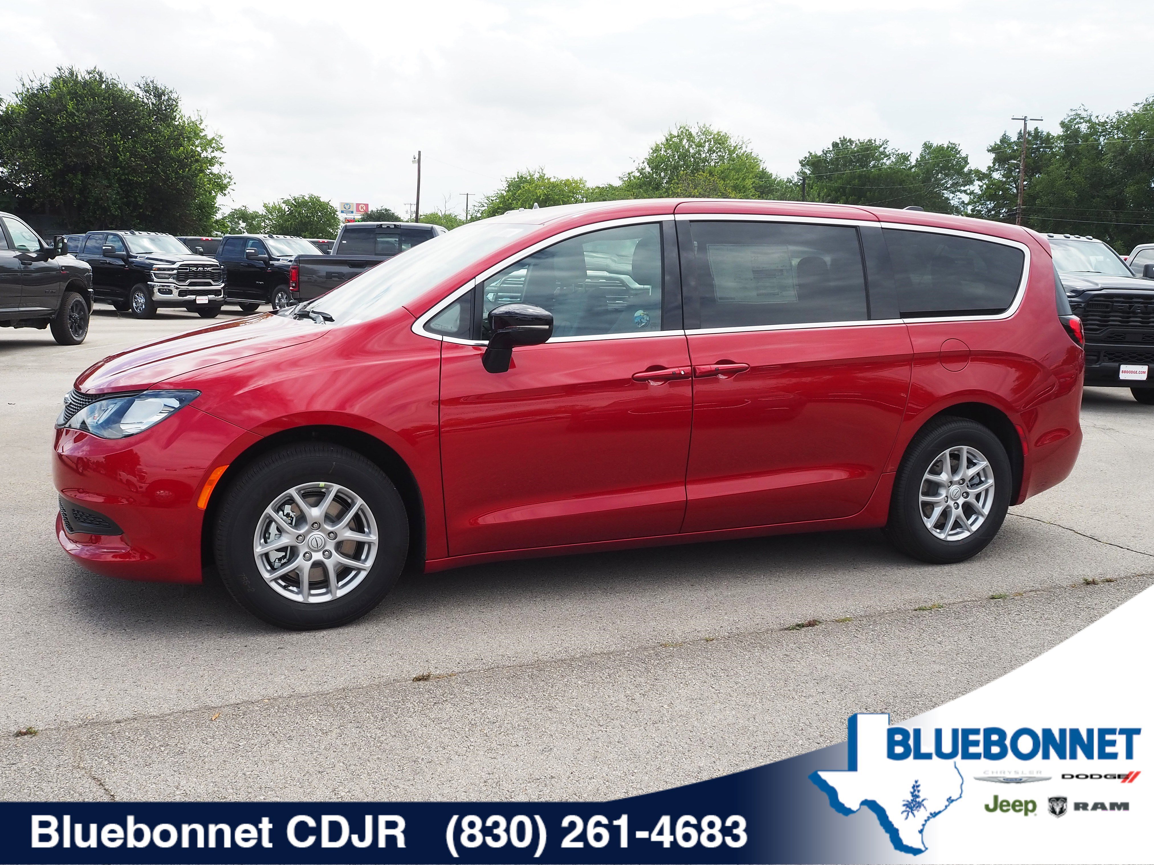 2025 Chrysler Voyager LX's photo