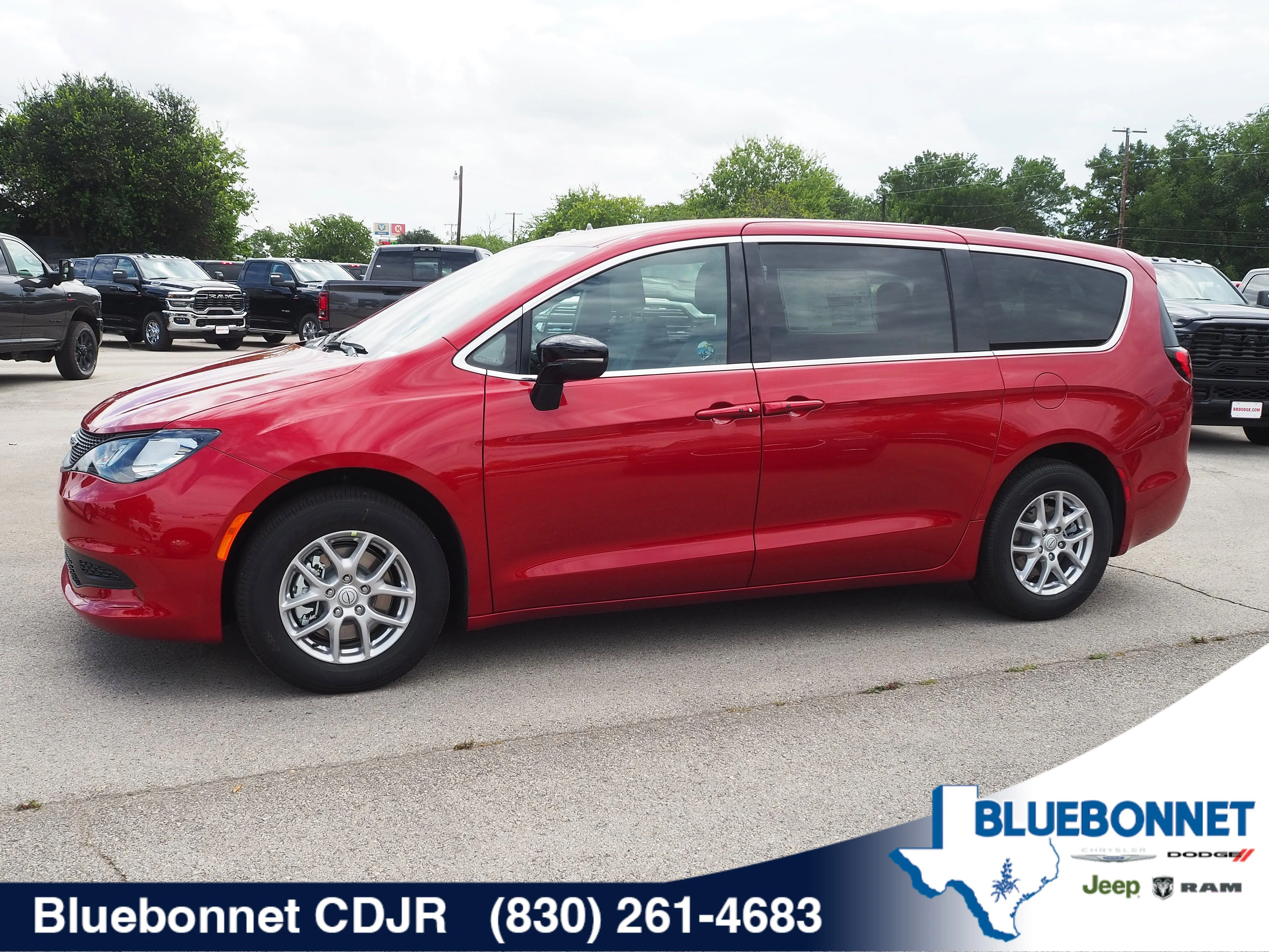 2025 Chrysler Voyager LX's photo