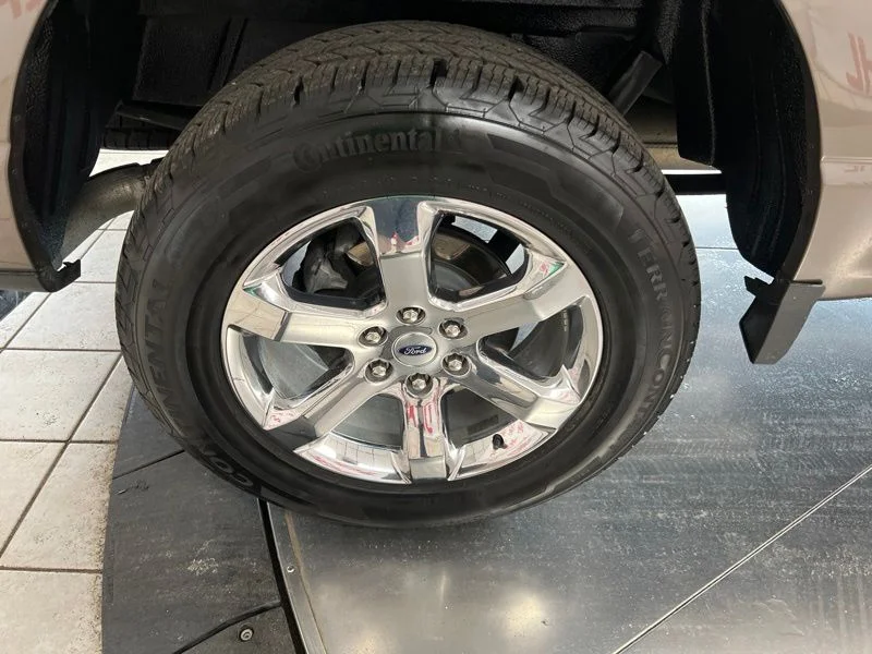 Used 2021 Gray Ford XLT image 7