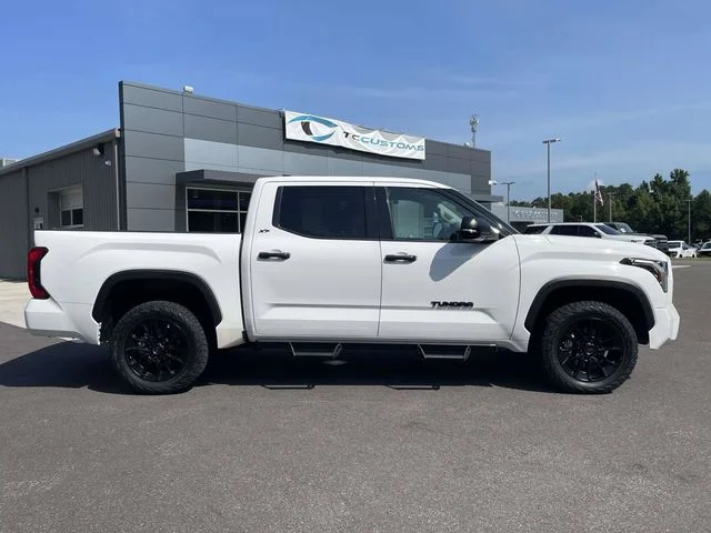 Used 2023 Ice Cap Toyota SR5 image 3
