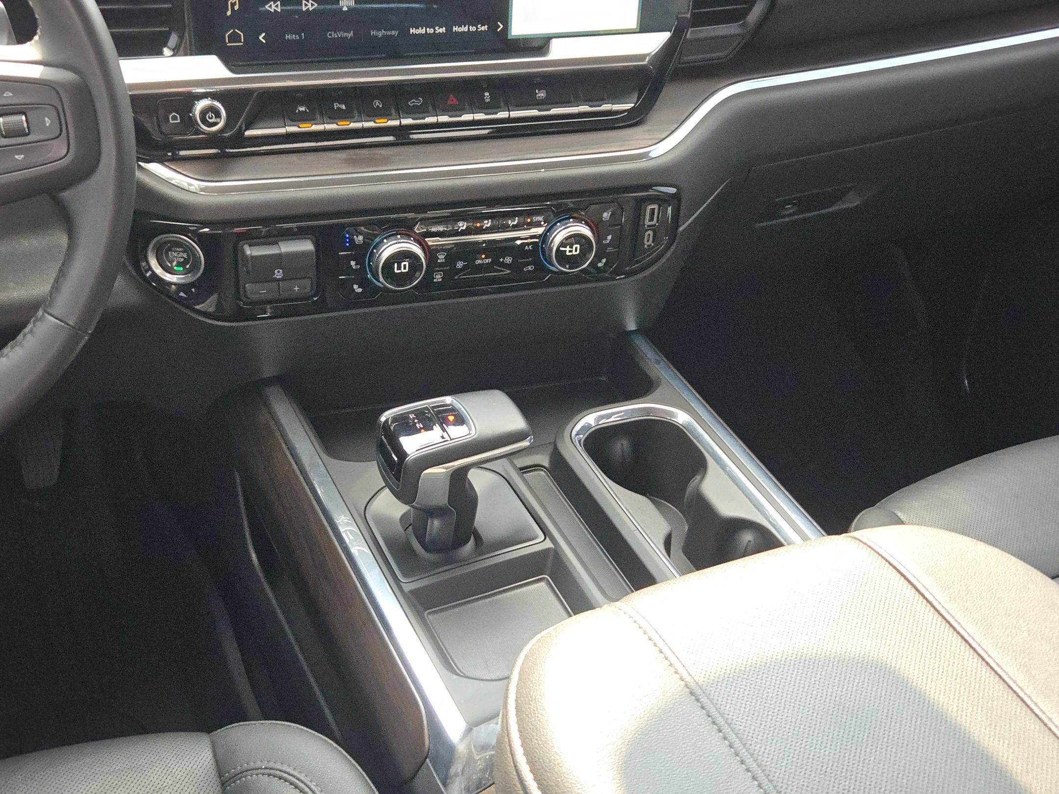 Certified Used 2024 Onyx Black GMC SLT image 18
