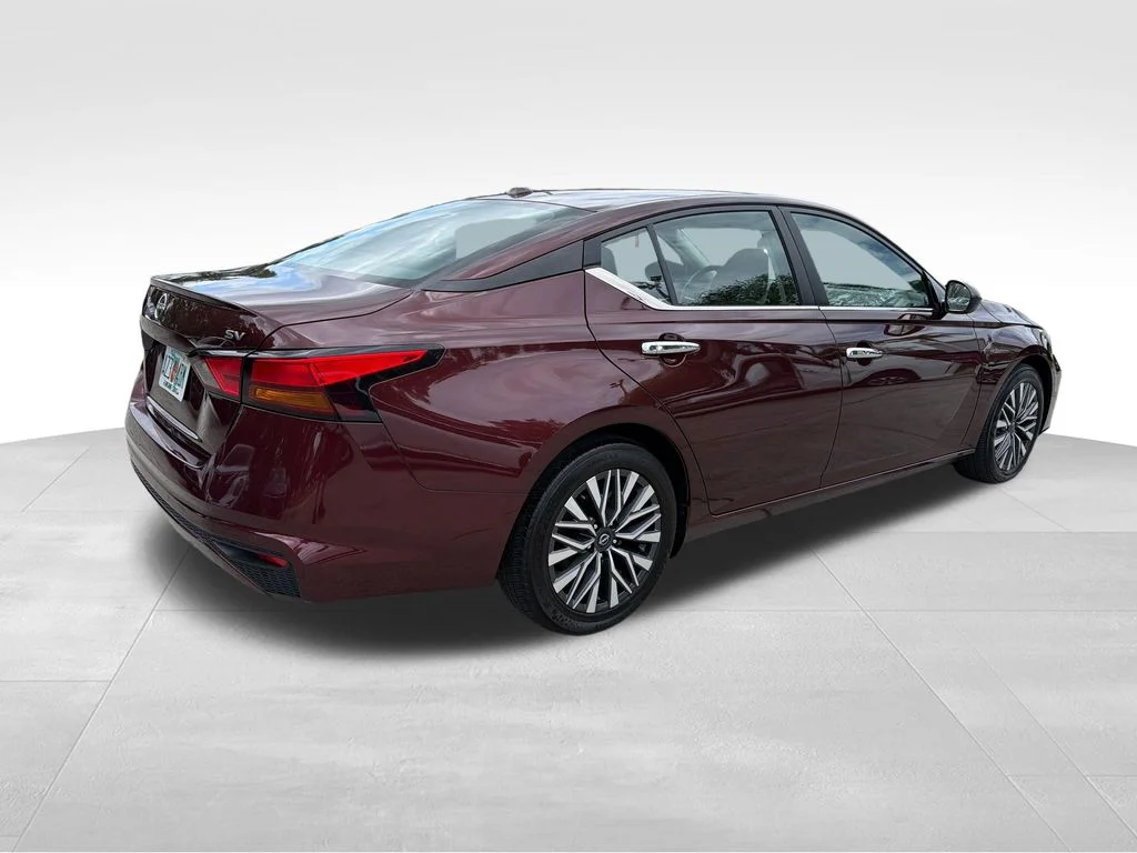 2024 Nissan Altima SV - Photo 7