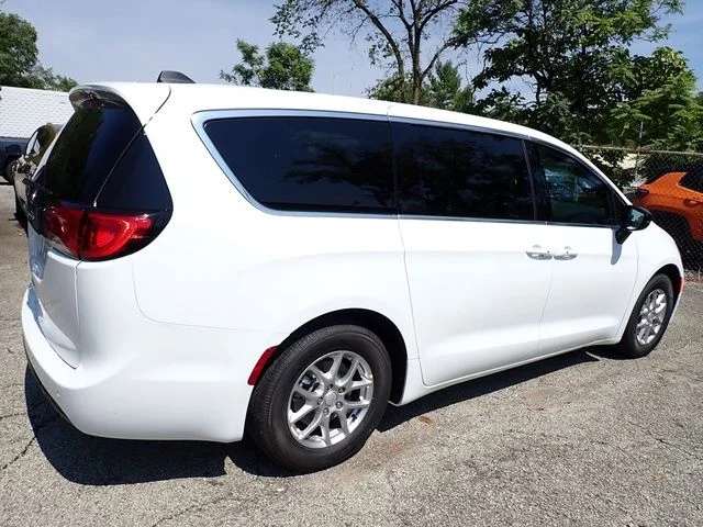 New 2027 White/off-white Chrysler LX image 7