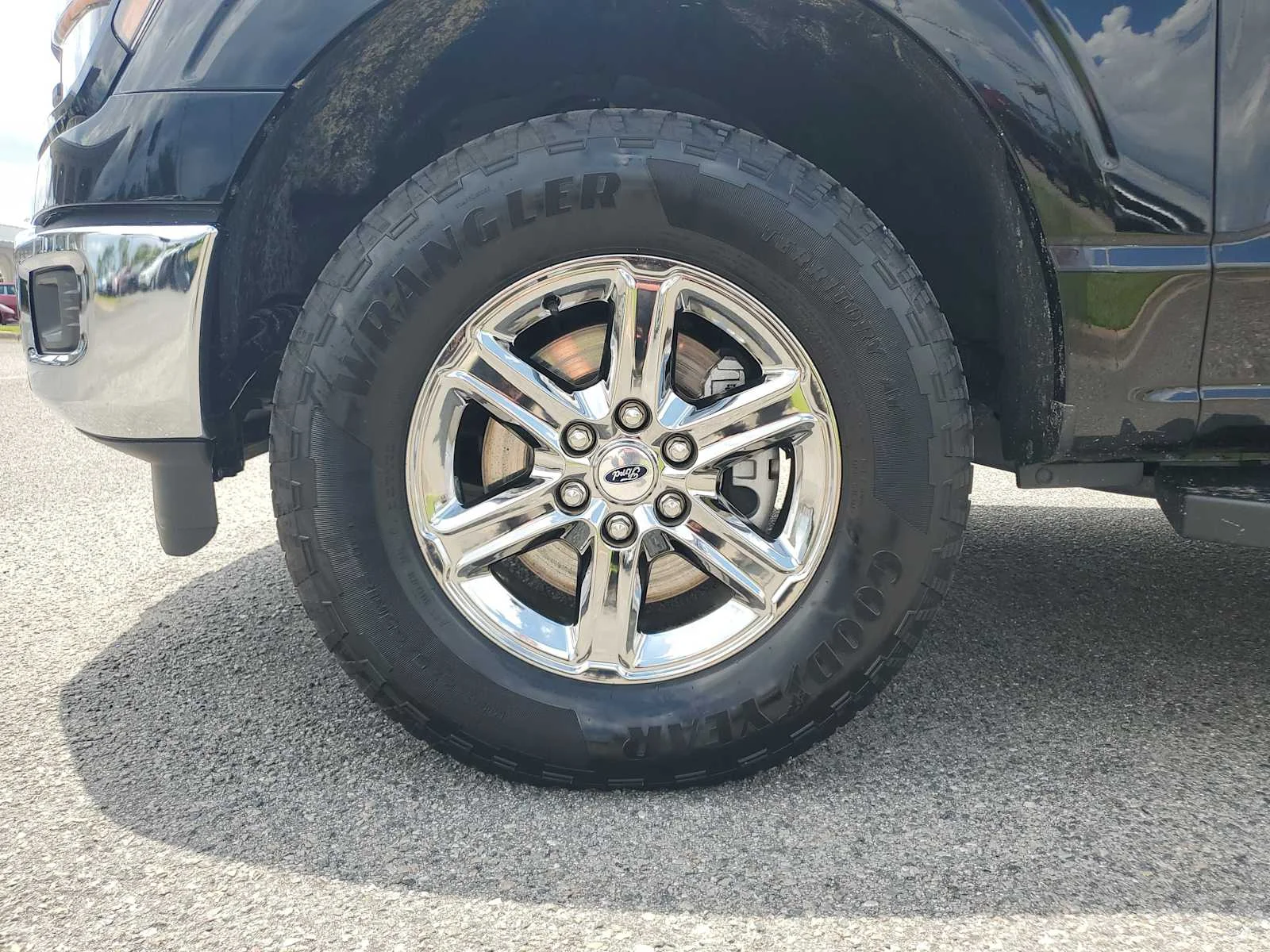 Used 2025 Black Ford XLT image 10