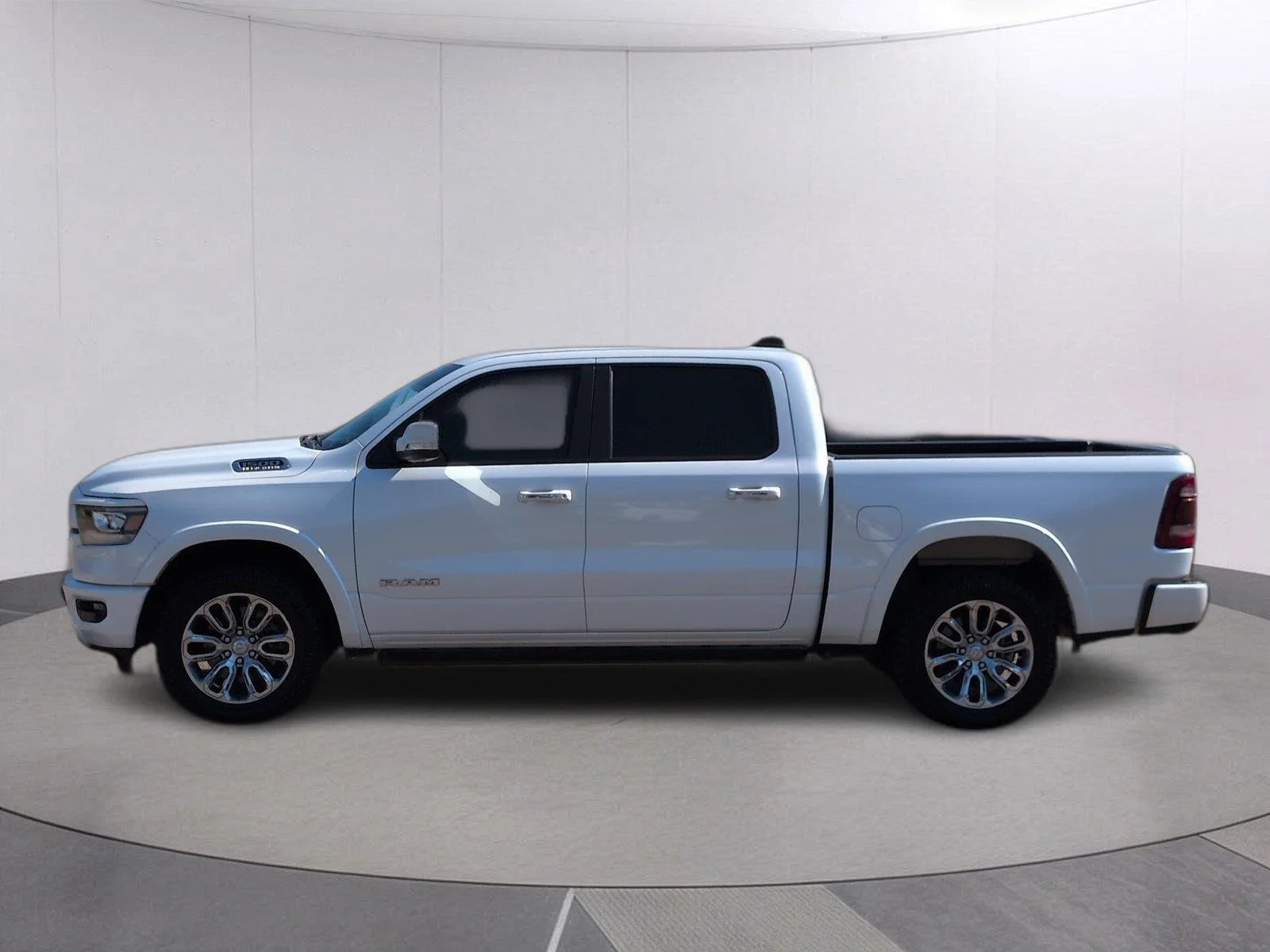 Used 2022 Ivory White Tri-Coat Pearlcoat Ram Laramie image 2