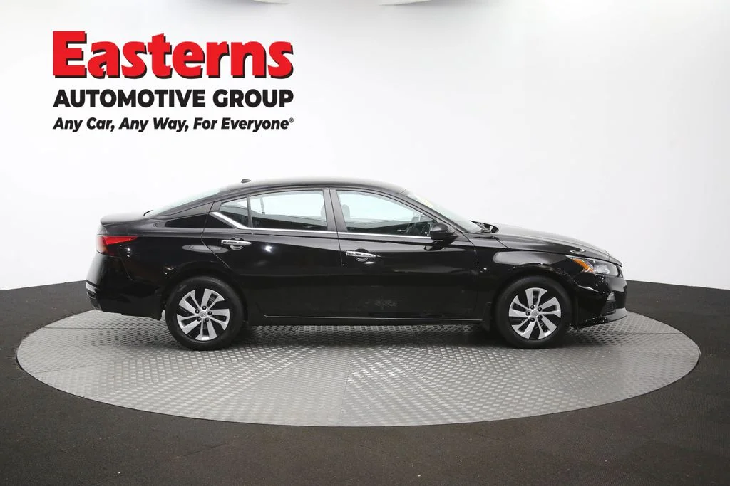 Used 2020 Black Nissan 2.5 S image 45