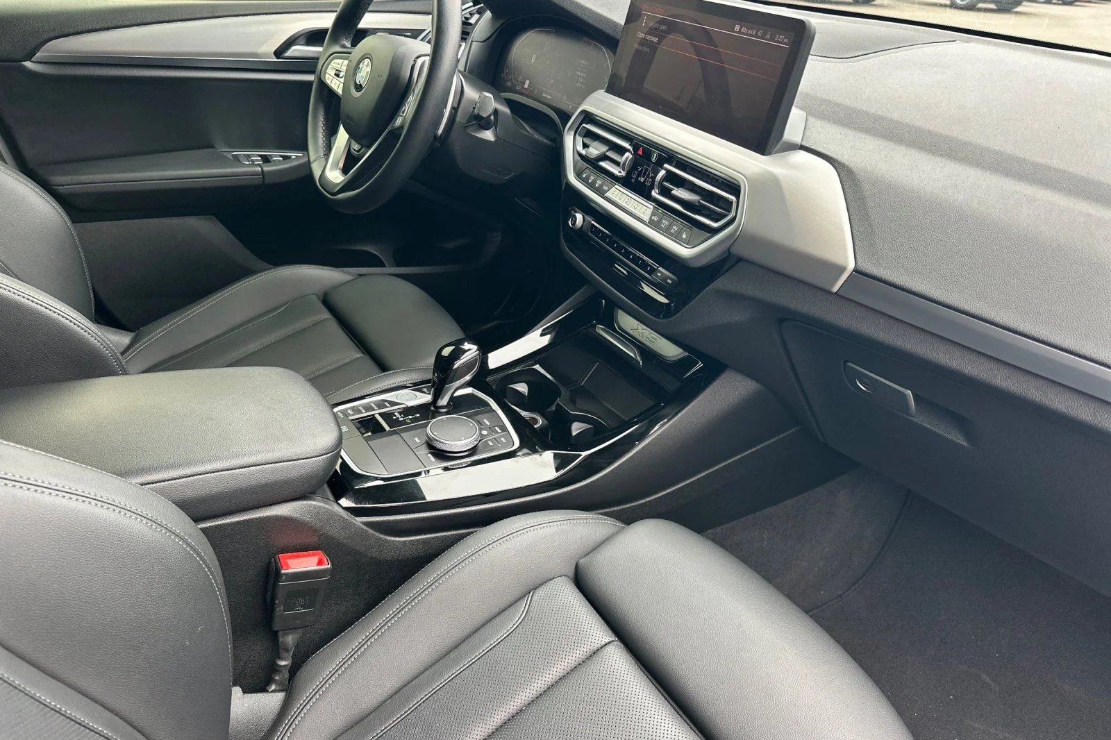 Used 2022 Black BMW xDrive30i image 16