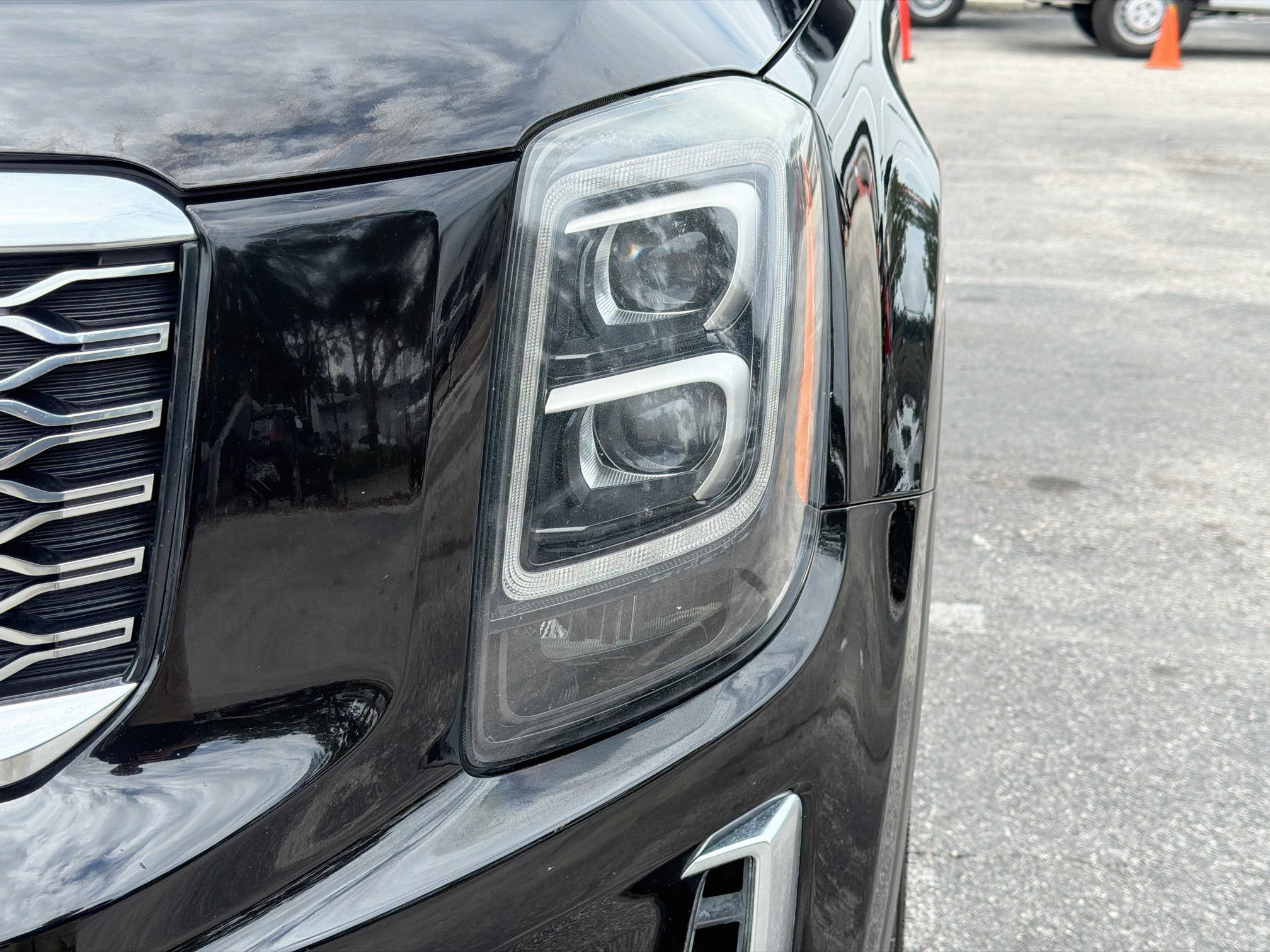 Used 2020 Ebony Black Kia SX image 9