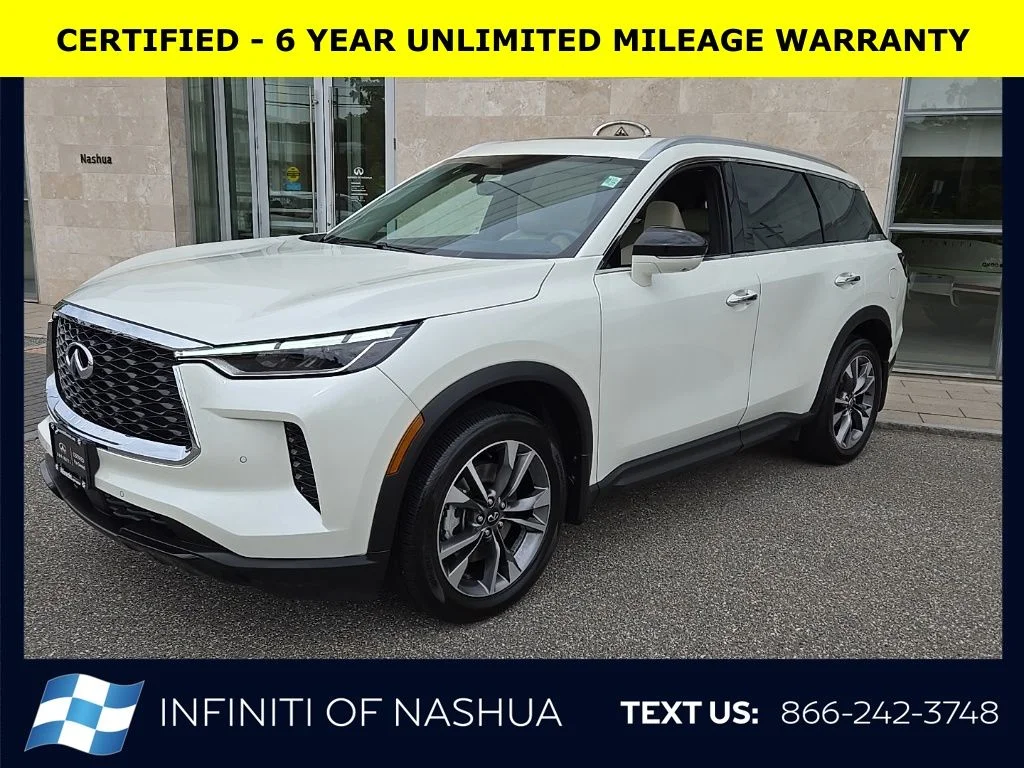 Certified Used 2024 White INFINITI LUXE image 2
