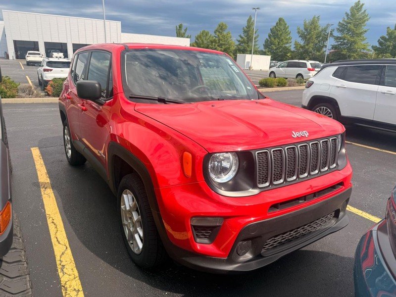 Used 2023 Colorado Red Clearcoat Jeep Latitude 4x4 image 3
