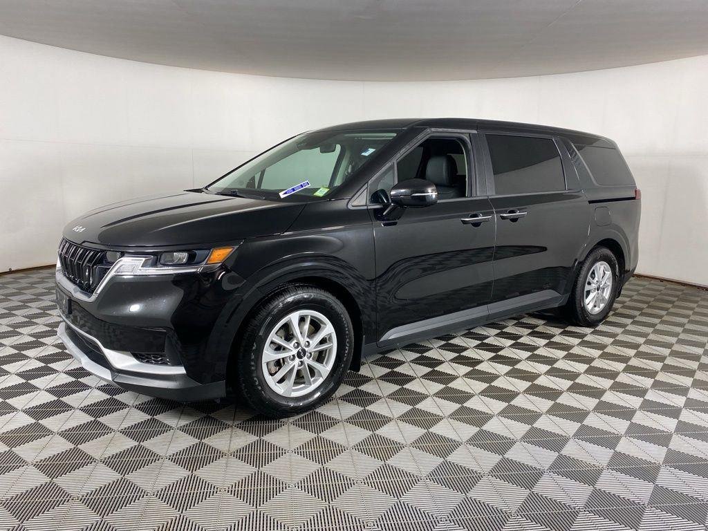 Used 2022 Aurora Black Kia LXS image 3