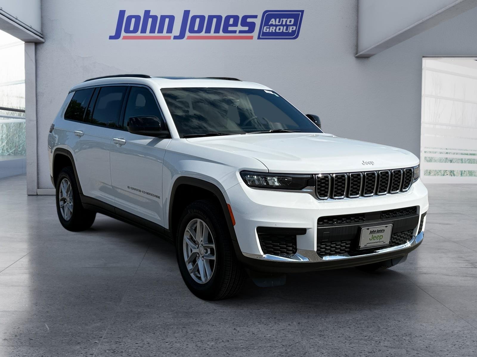 New 2026 Bright White Clear-Coat Exterior Paint Jeep Laredo X image 21