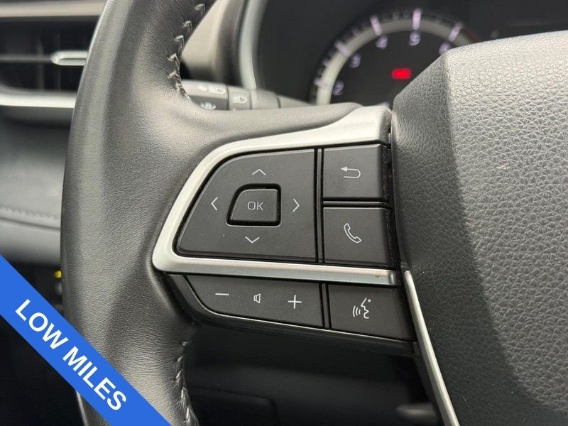 Used 2023 Pearl Toyota XLE image 17