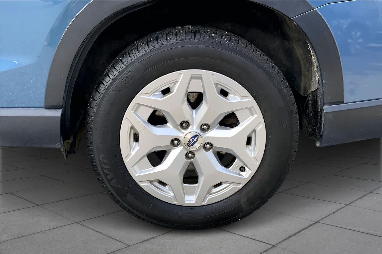 Used 2019 Horizon Blue Pearl Subaru  image 11