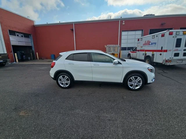 Used 2019 White Mercedes-Benz GLA 250 image 11