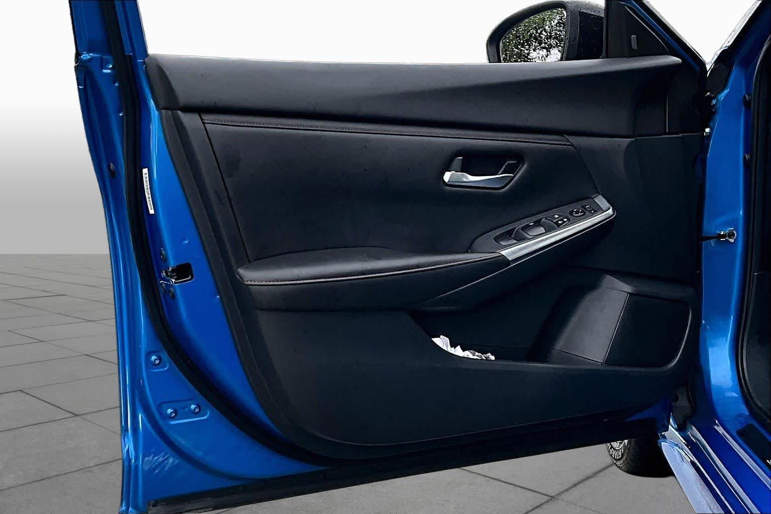 Used 2024 Electric Blue Metallic/Super Black Nissan SR image 22