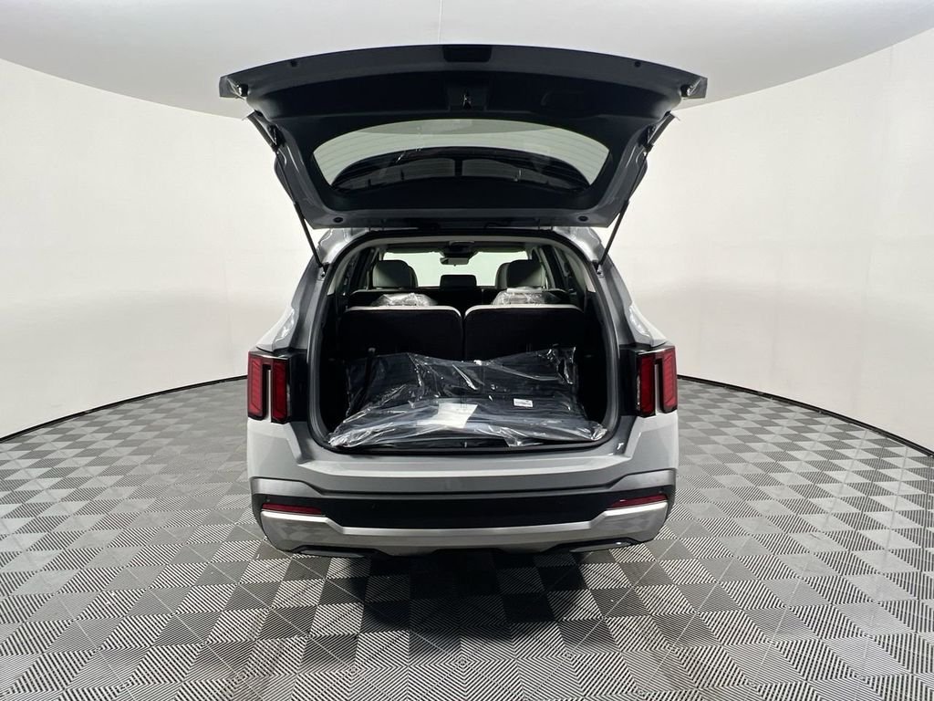 New 2026 Wolf Gray Kia S image 36